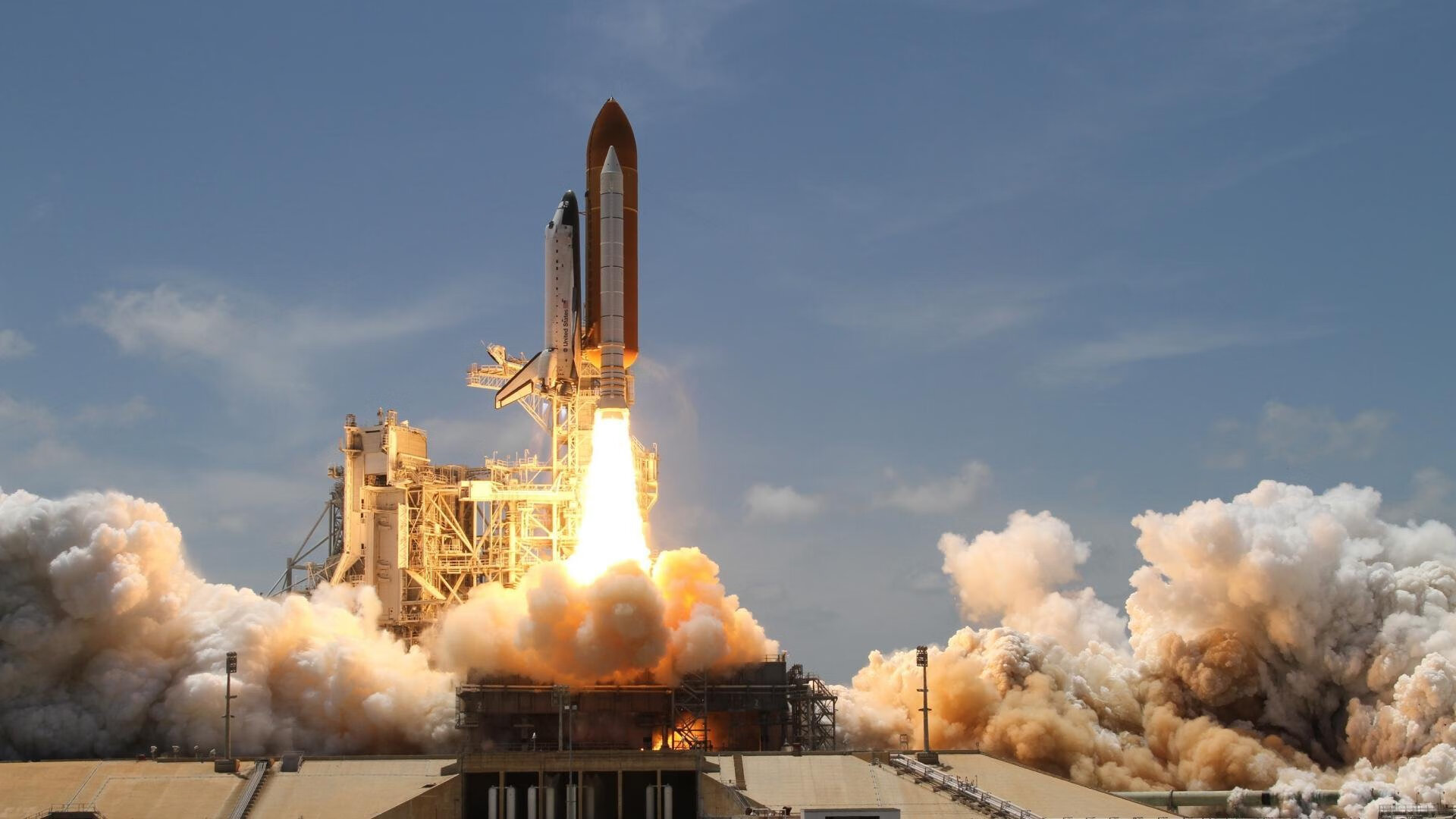 开云体育入口-速度与韧性的交响，F1新赛季揭幕战焦点战，尤文末节带走利物浦